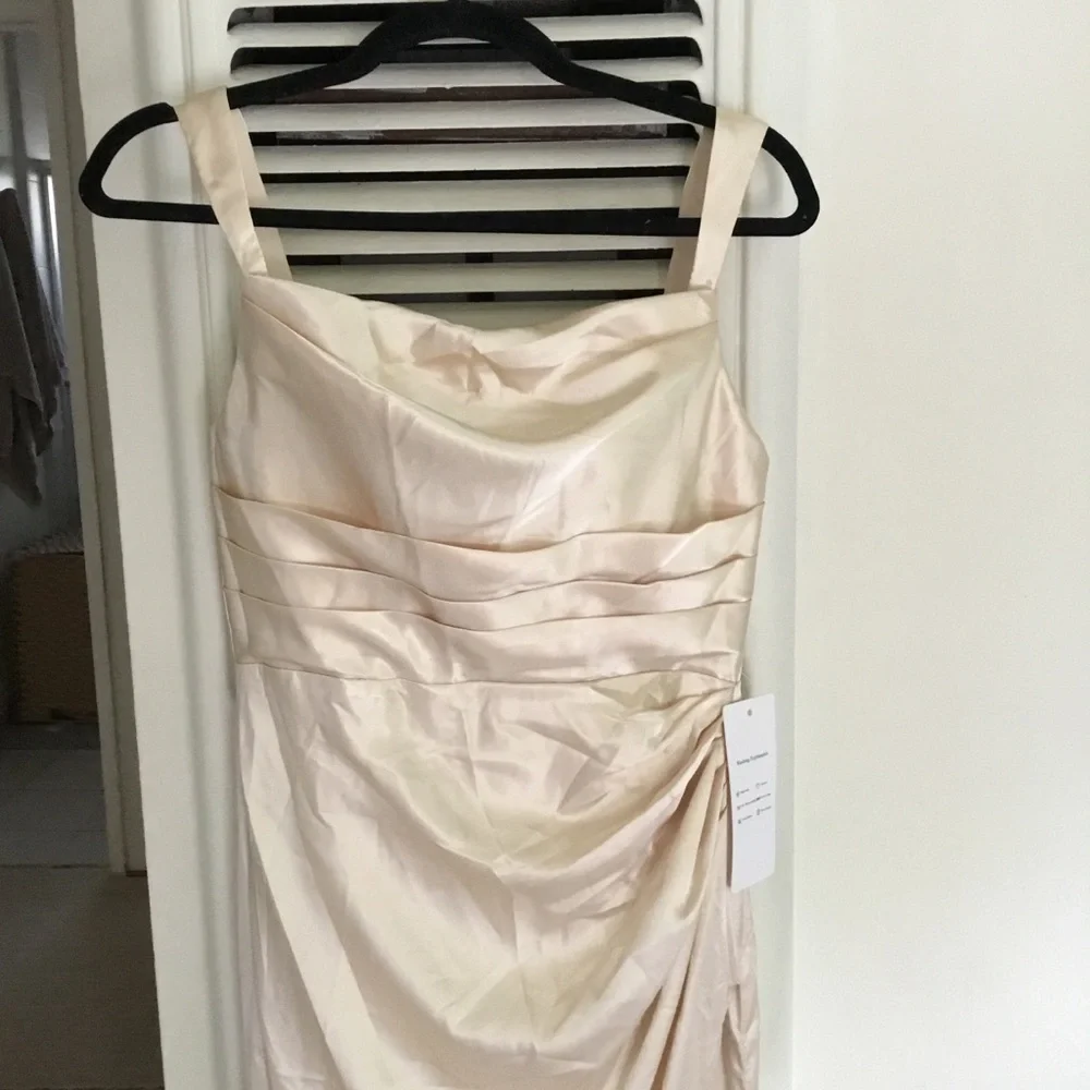 Elegant Champagne Satin Evening Gown - Picture 3 of 8